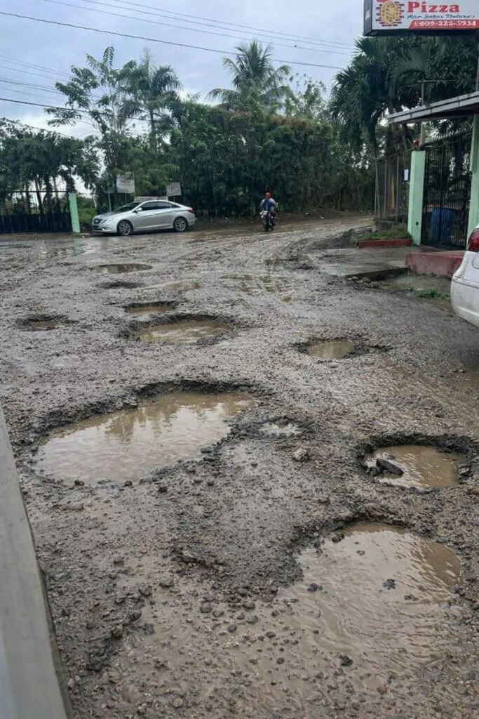 Calles deterioradas en El Quemado, La Vega / Fuente externa
