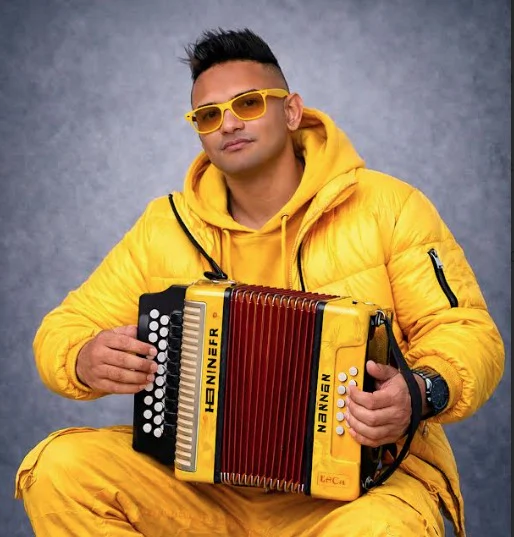 Acordeonista Adid