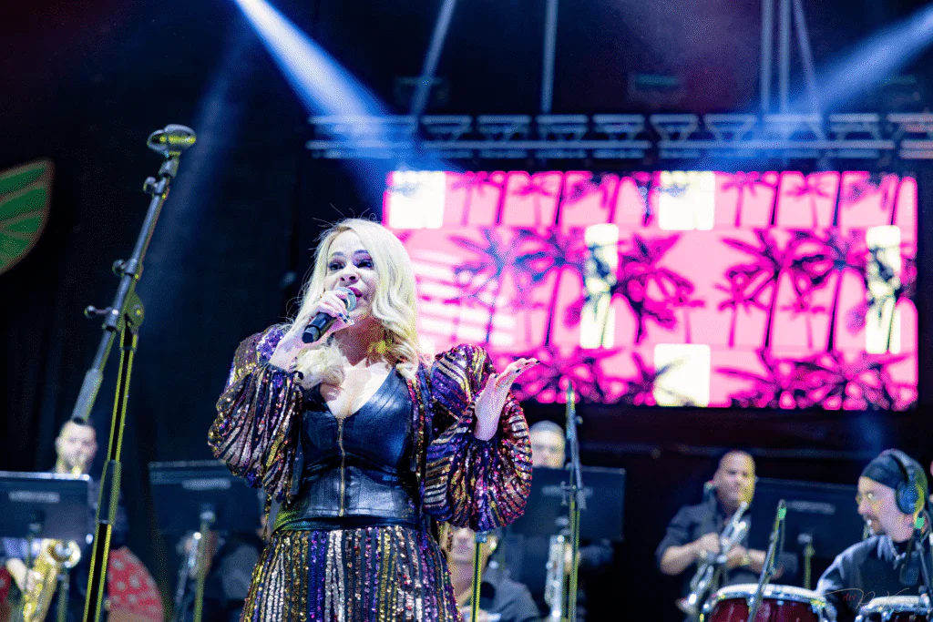 Miriam Cruz en las Islas Canarias