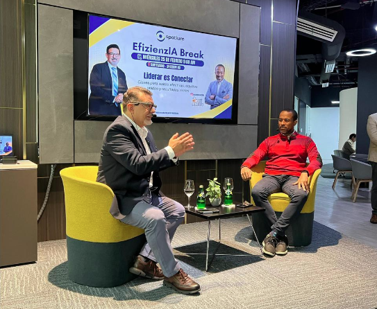 El invitado central fue Ricardo Cañas, experto en integración de equipos, formación de líderes y desarrollo de fuerzas de ventas